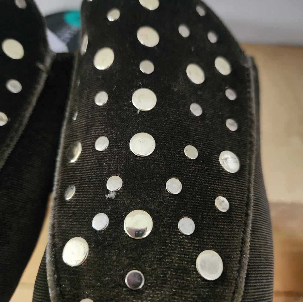 NWT KENNETH COLE Moss Velvet Stud Mules - Picture 7 of 9